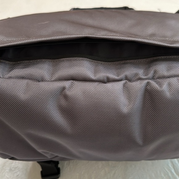 Rick Steves LAPTOP MESSENGER BAG - grey/blk - Picture 11 of 16